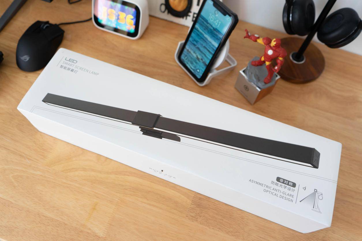 柔光不刺眼,夜间照明更舒适,体验如鱼生活非对称屏幕挂灯