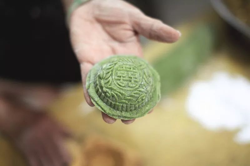 把春菜装成一桌宴席