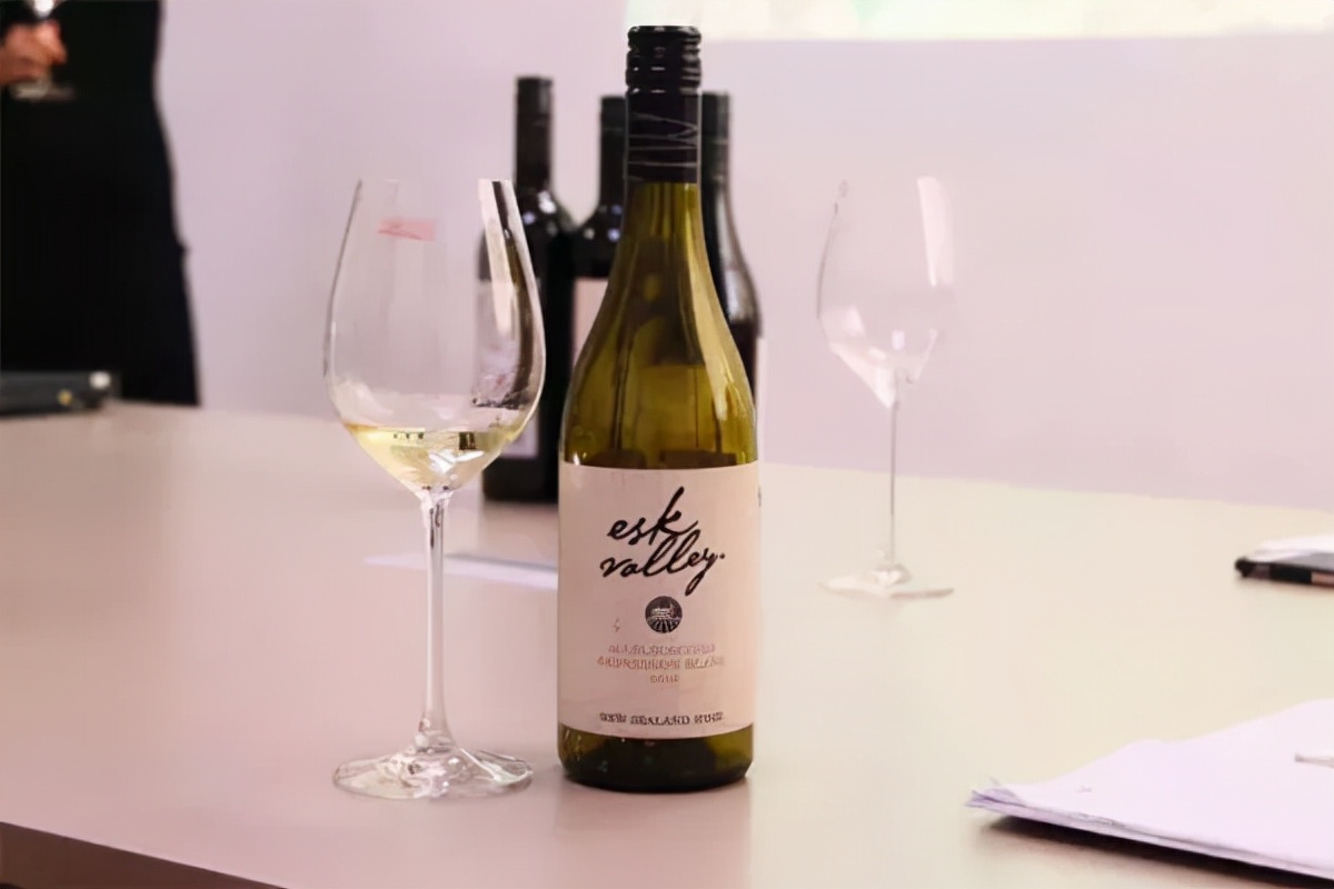 长相思雷司令霞多丽配餐,霞多丽和雷司令哪个好喝