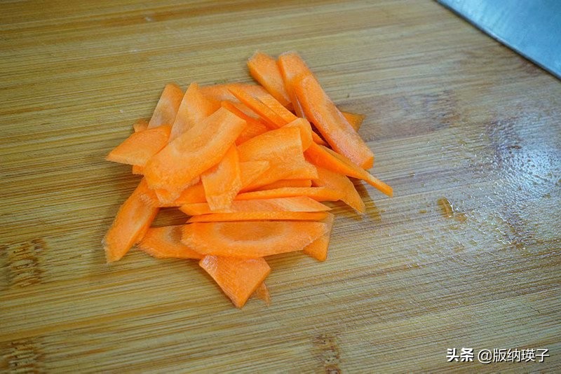 如何炒木耳才不会爆炸,炒木耳的时候怎么会爆