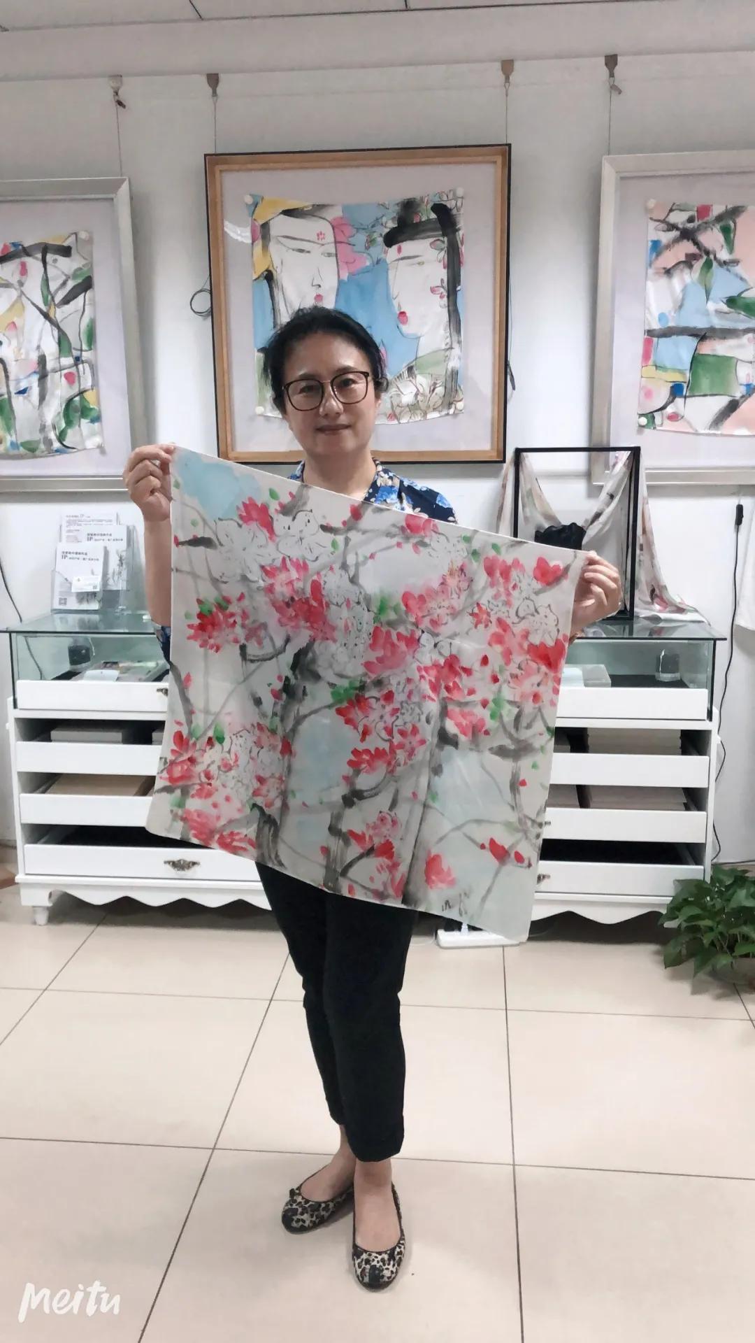 丹青丝韵——张智棟中国画丝巾绘画课堂第一期活动掠影