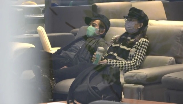 郭富城带方媛逛家具店,郭富城陪方媛逛街很是甜蜜