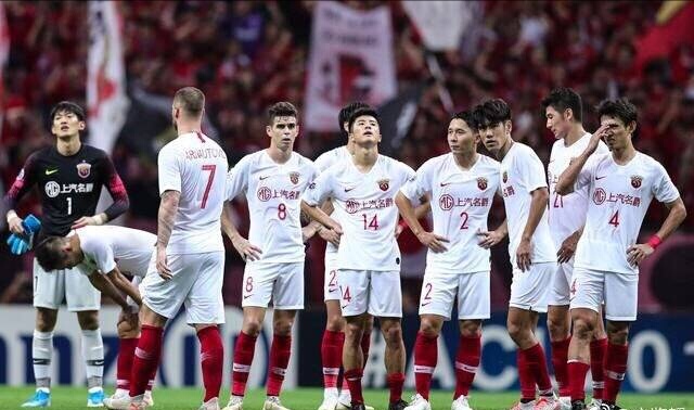 上港横扫深圳阿瑙,阿瑙在上港踢了几年