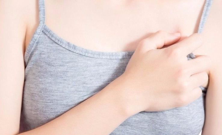 经期前胸部酸胀不敢碰，可以这样缓解……