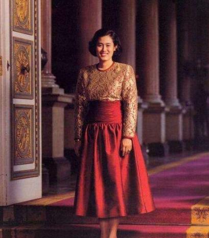 泰国公主诗琳通回泰,泰国公主诗琳通朴素无华