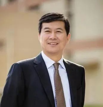 中国首例肝癌已手术,一台一百多亿的治疗癌症机器