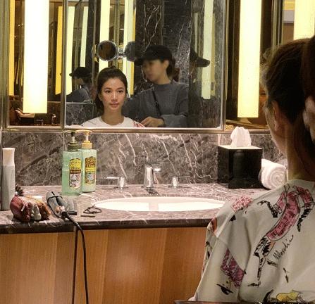 戚薇半扎发教程,戚薇洗头推荐