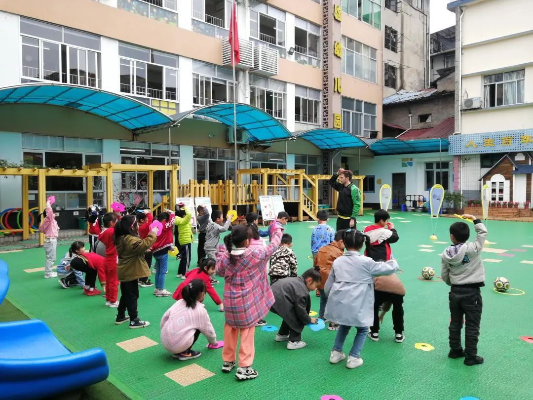 派迪茵足球教师培训,派迪茵校园足球落地