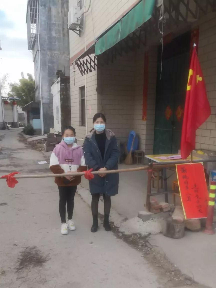 孩子们为防疫一线父母加油,深圳龙华防疫工作人员