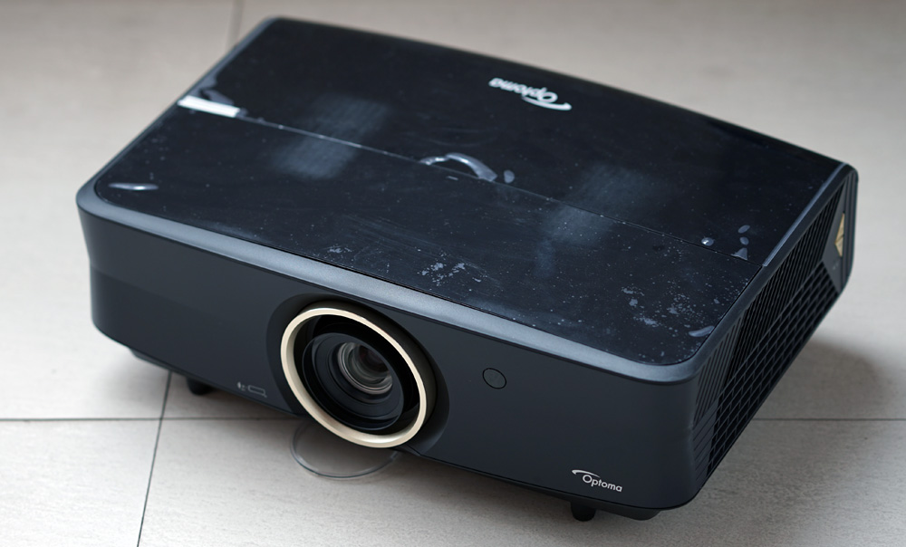 奥图码uhz886是哪年生产的,奥图码uhz886镜头是什么材质