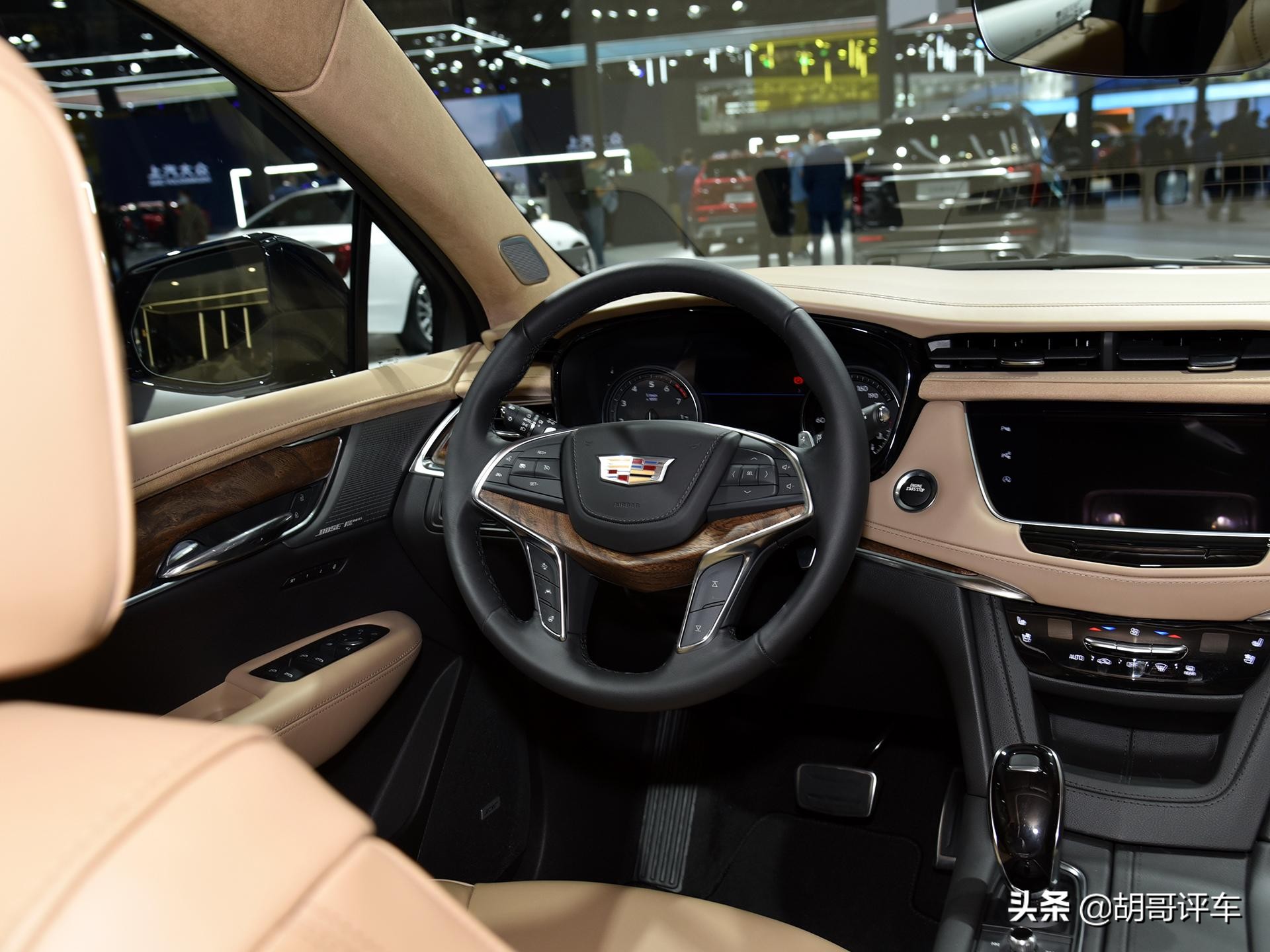 新款凯迪拉克xt5实车图曝光,奥迪q5l凯迪拉克xt5谁更值得买