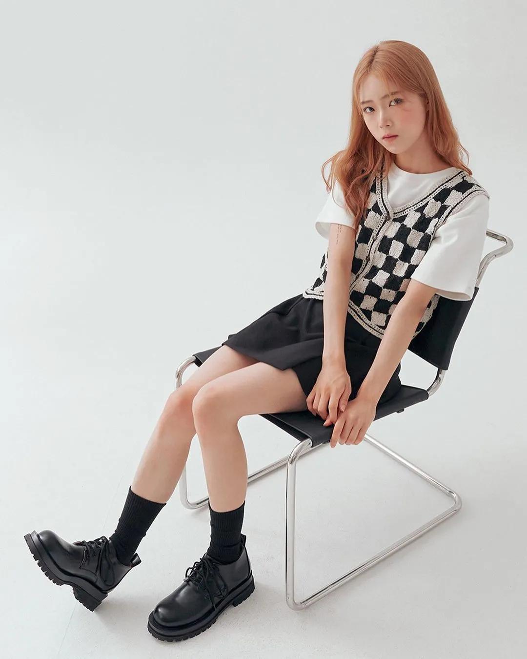 气质针织秋冬穿搭一整套,明星同款针织衫日常穿搭