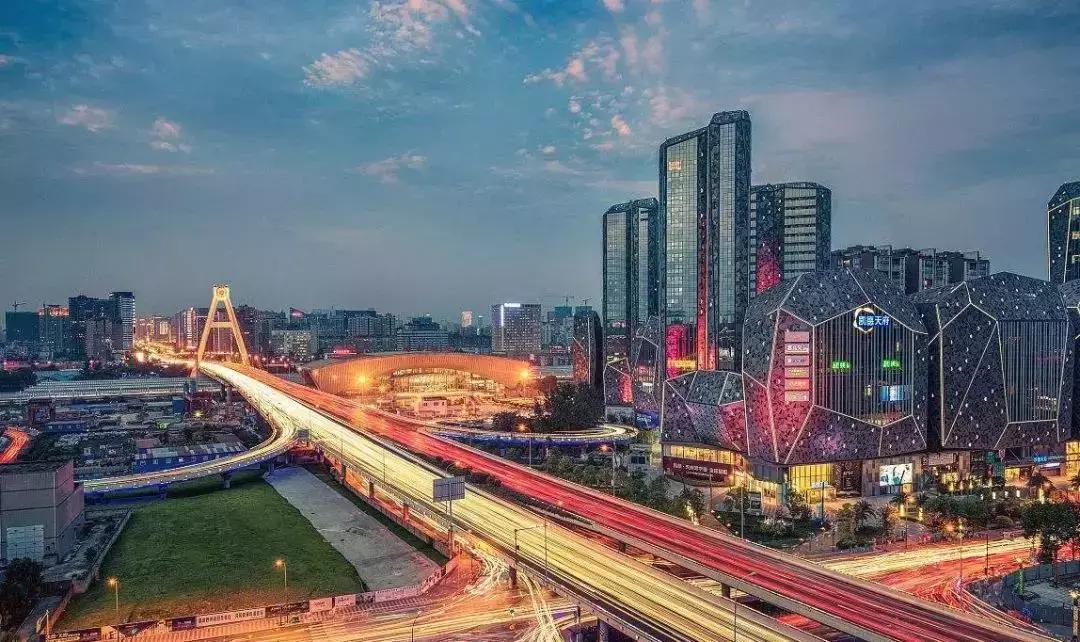 每个月租房2500元,100万的房子月租金4000