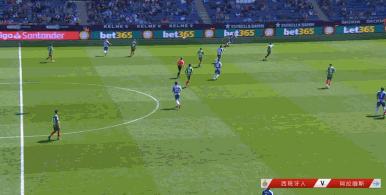 武磊进球被撞,武磊表现令人惊讶