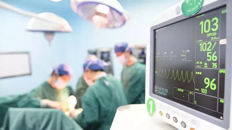 “熊猫血”三胎妈妈子宫薄如纸，医生都为她捏把汗！