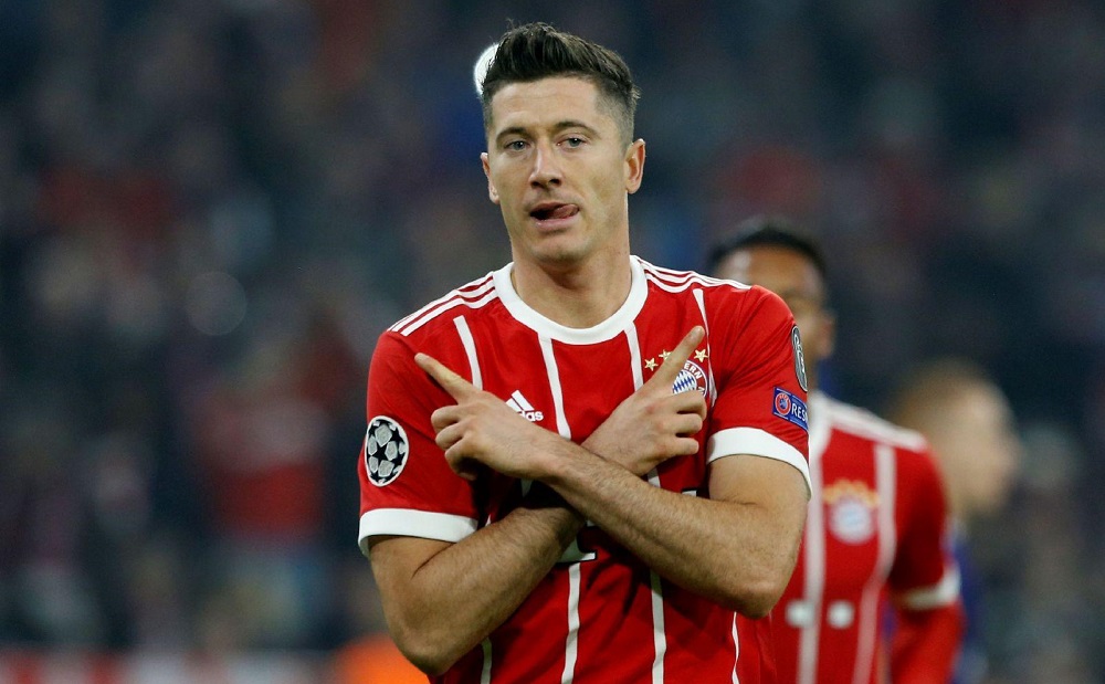 足球梅西庆祝动作,足球感人瞬间梅西和c罗