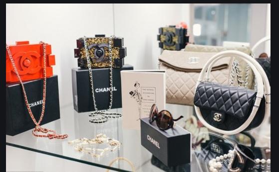 背仿大牌的包包尴尬吗,背高仿容易被看出来吗