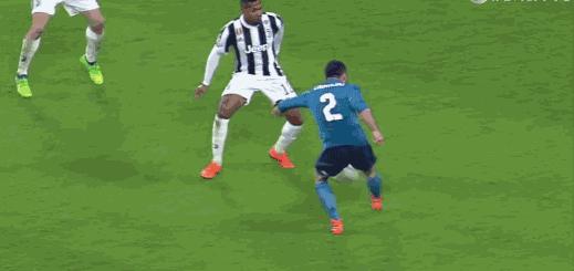 02世界杯里瓦尔多倒钩,足坛十大过人必杀技