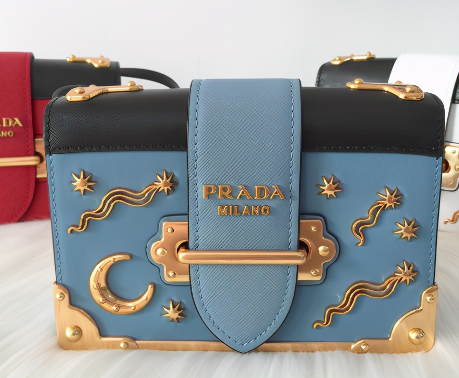 prada贝壳包真假对比,prada星月包