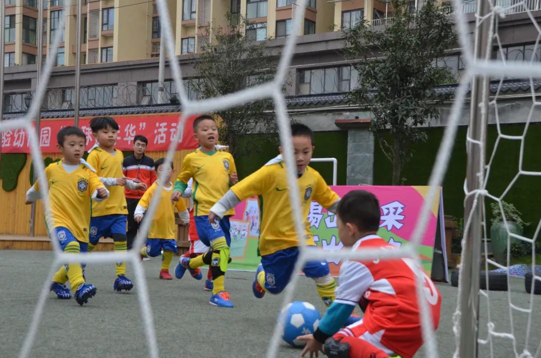 获省优质幼儿园喜报,被评为区示范幼儿园喜报