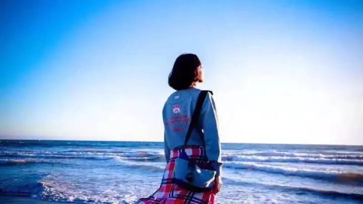 酒吧女就是坏女孩么,驻唱音乐酒馆女生