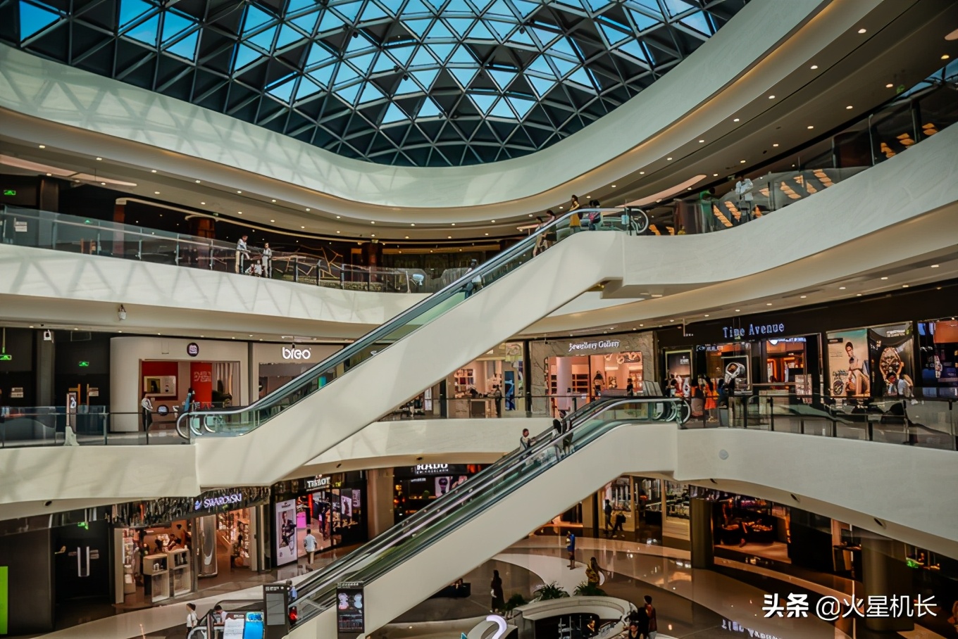 去三亚购物买啥,去三亚旅游顺带买套房