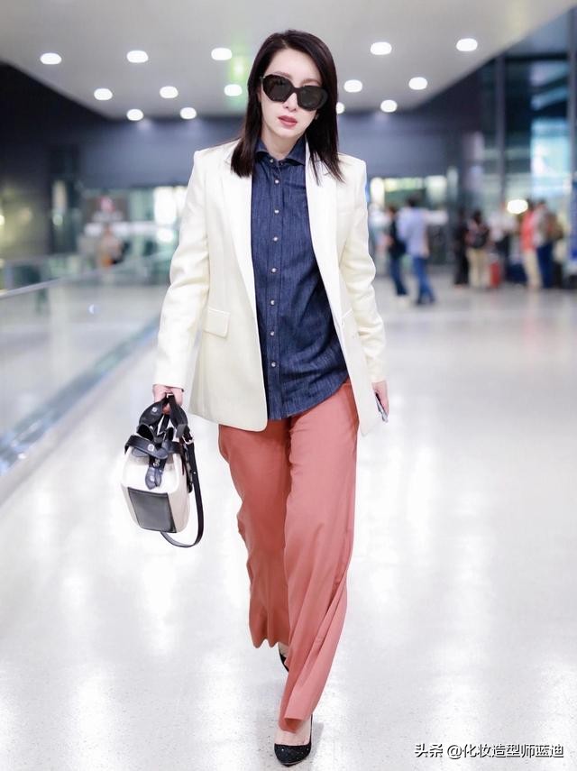秦海璐白衬衫怎么搭,秦海璐穿西装走混搭风美又飒