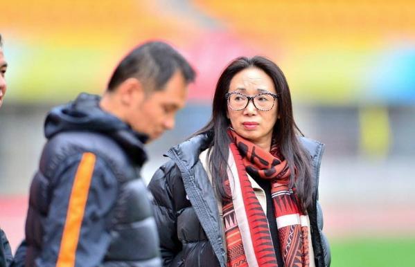 起底人和女老总:留学英国把老师变丈夫,3杀恒大奖球队6000万