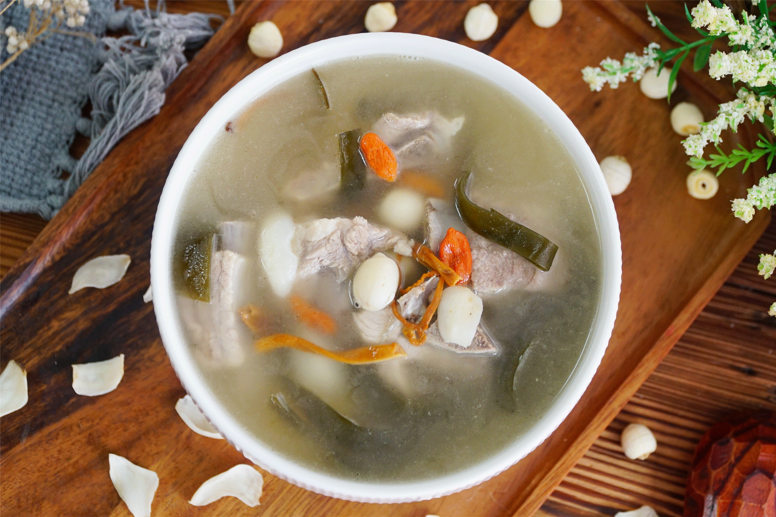 秋天有什么好的汤推荐,秋天季节做什么汤最合适