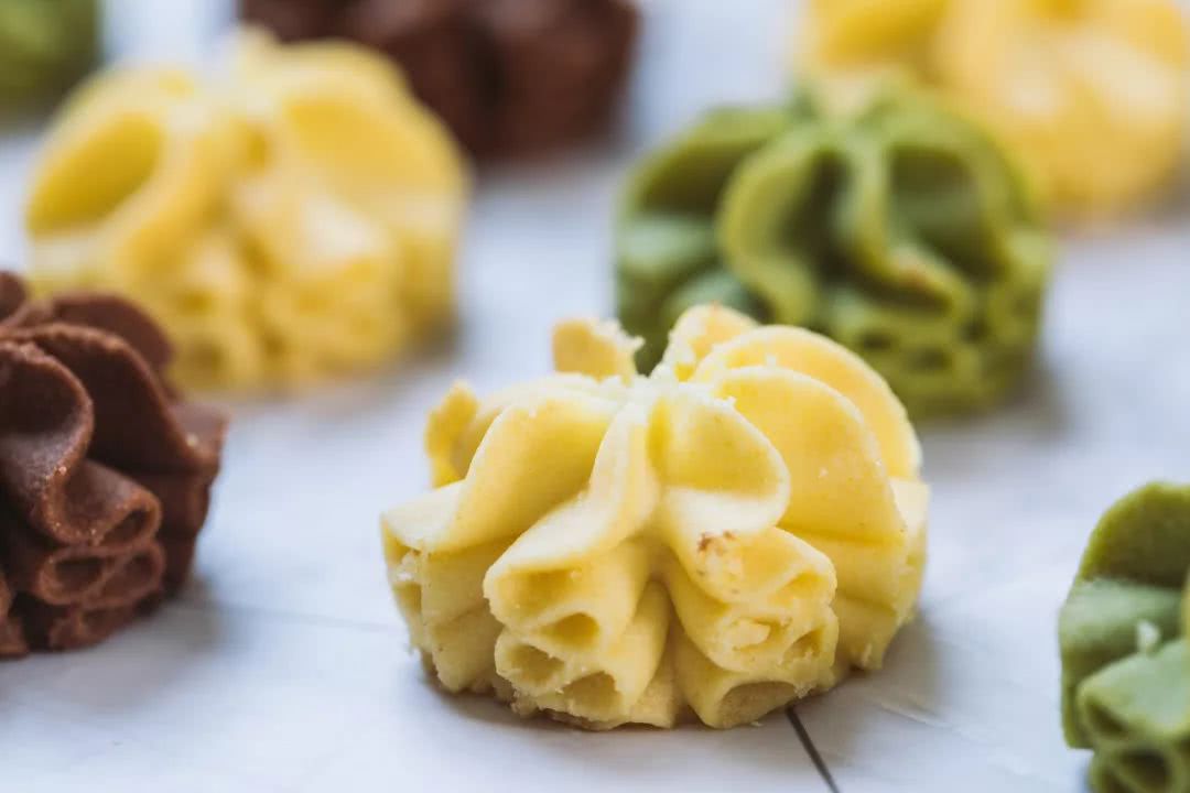 体育西这间甜品店，一屋子都是鲜花，还没有正式菜单……