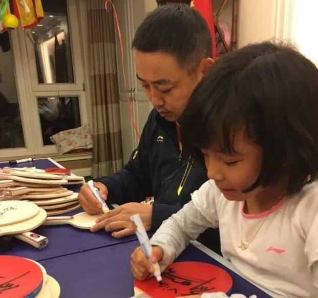 刘国梁家中豪宅曝光,刘国梁家里摆乒乓球台