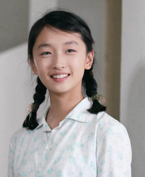 周冬雨28岁就有接班人?新谋女郎刘浩存资源顶配,背景不简单