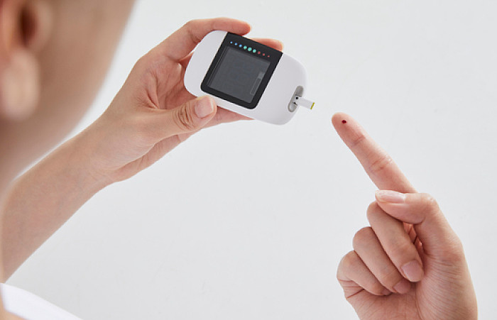 不按时吃饭和晚睡哪个危害更大,宝宝不按时吃饭危害大吗