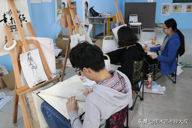 想学美术怎么选文理科,高二成绩一般学书法靠谱吗