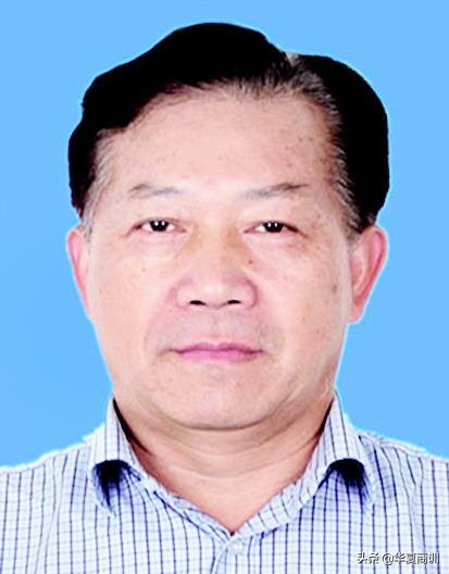 医药亿万富豪再离娇妻与女儿同岁：销售费过高遭质疑子公司涉贿