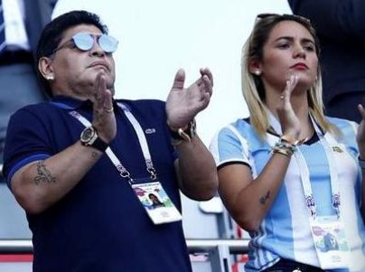 一代球王完整版,一代球王成功隐退