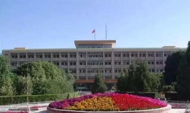 塔里木大学新疆的沙漠学府,塔里木大学周围的沙漠