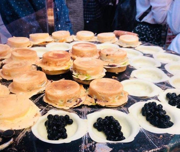 来中山路,别再吃轰炸鱿鱼月亮虾饼了!厦门最地道的小吃藏这里!