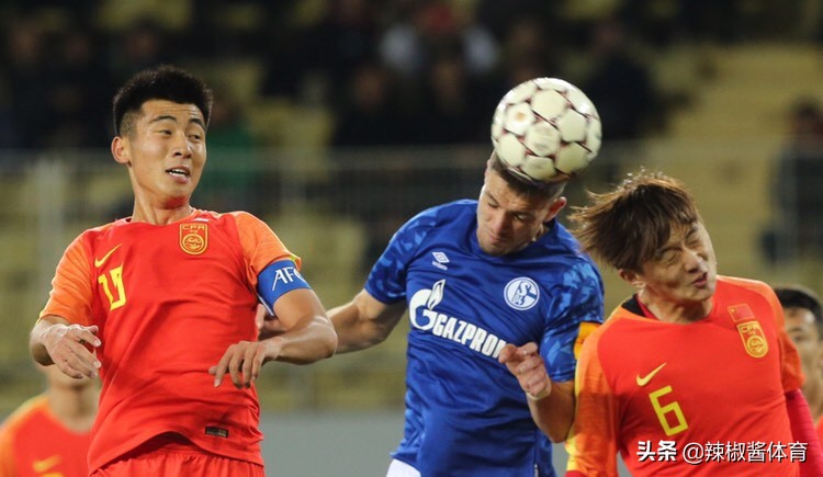 一方官宣贝尼特斯出任主帅,大连一方引进7个国脚