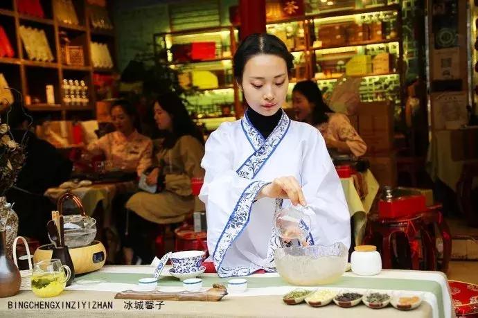 成都最有名的宽窄巷子,成都宽窄巷子详细攻略