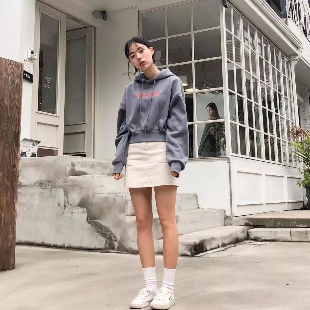 韩系短款双拉链卫衣穿搭,冬季韩系卫衣穿搭套装