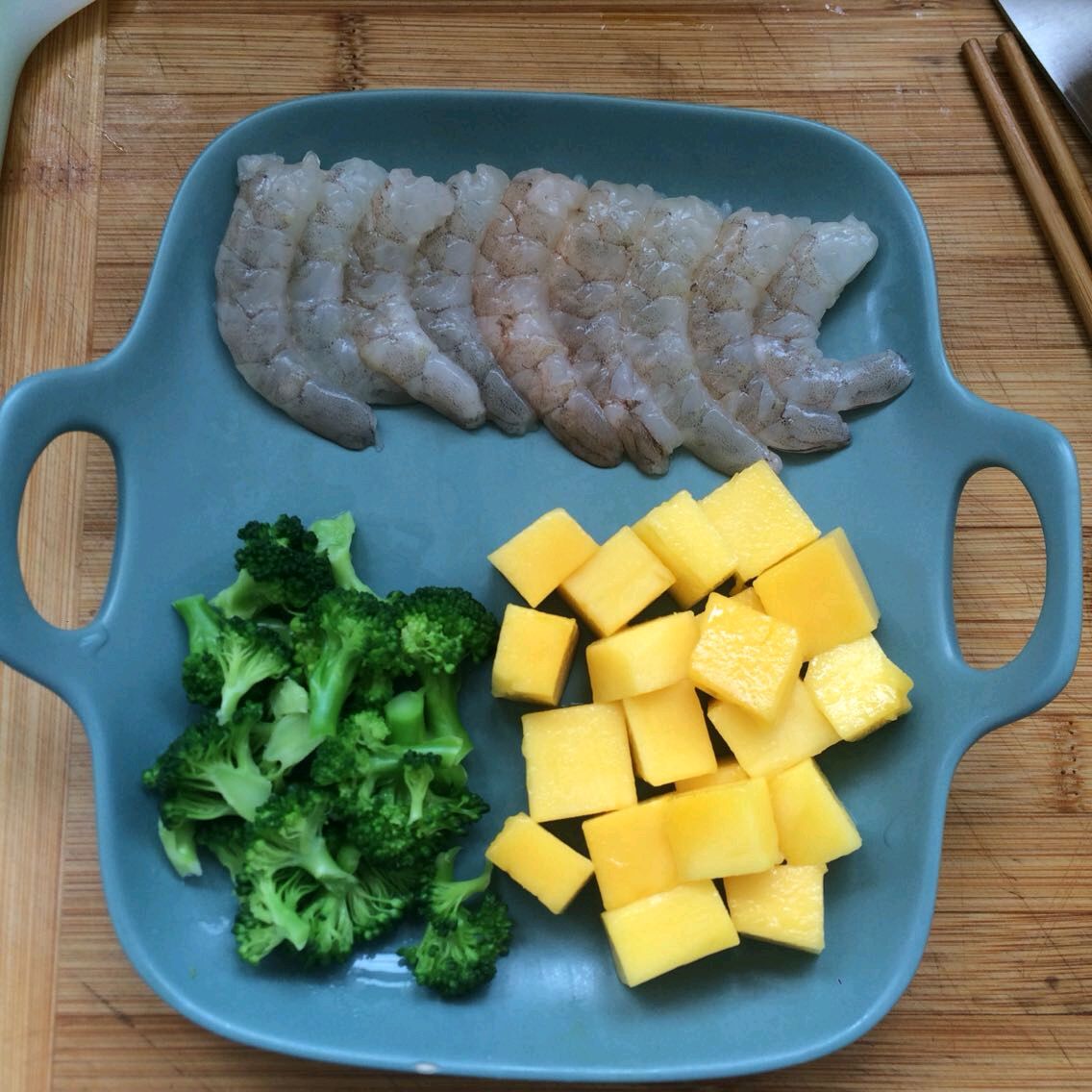 芒果炒虾仁和火龙果虾仁,芒果炒虾仁沙拉