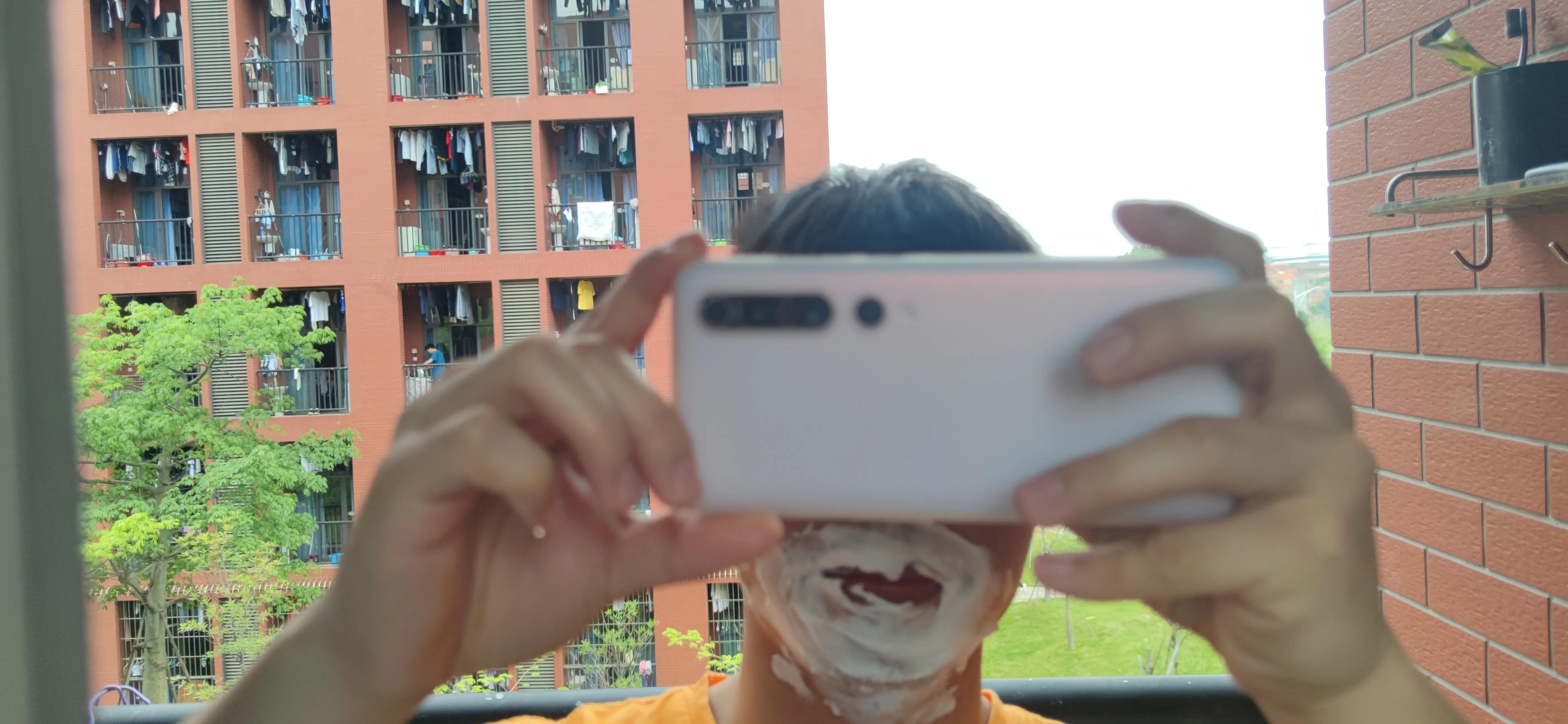 焕醒剃须刀h300和h600有什么区别 (飞科剃须刀跟焕醒剃须刀哪个好)