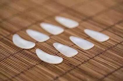 买古筝都带什么配件,买古筝一般带古筝架吗