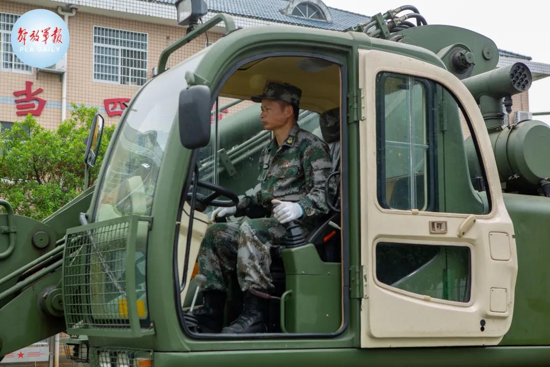 最美新时代革命军人｜大山兵王高玉华：年近半百，冲锋依旧