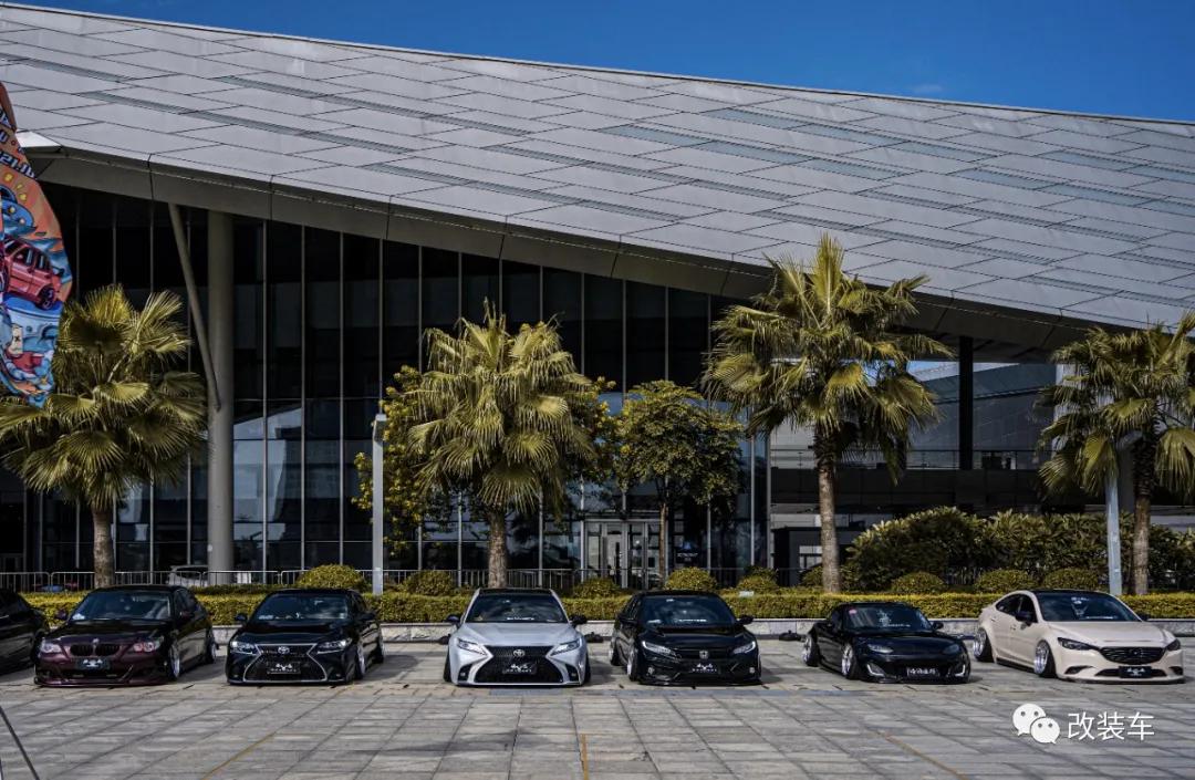 凯美瑞高达涂装,高达改色车膜凯美瑞