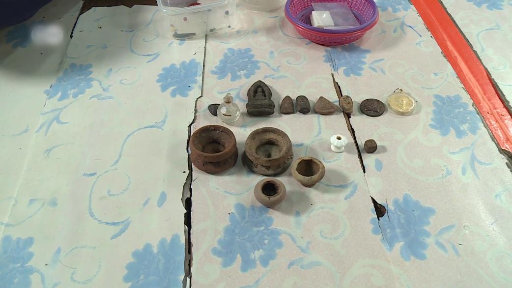 泰国水下寻宝者 (泰国的寻宝淘金者)