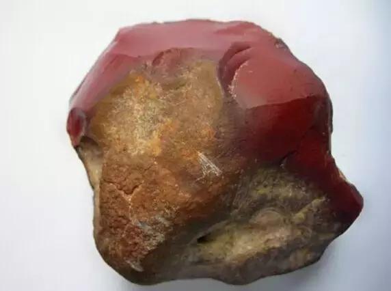 见惯了宝玉石，它的原石长啥样？有些毫不起眼，捡到千万别丢……