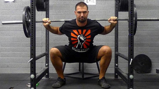 什么动作可以代替深蹲更有爆发力,多久的深蹲练习加强腿部力量啊