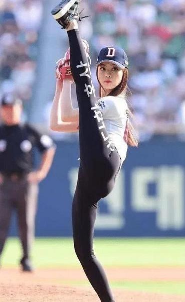 韩国棒球女神惊艳瞬间,韩国棒球女神开球视频